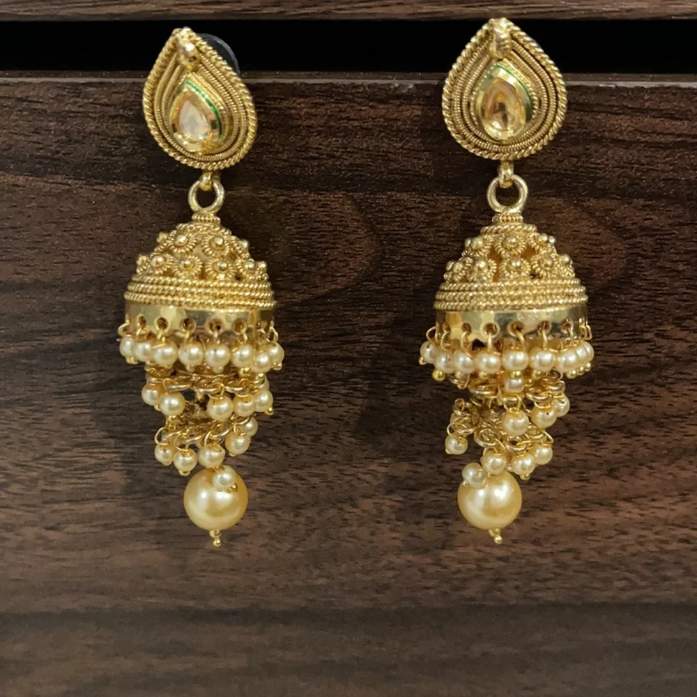 Earrings - Picture 3 of 3